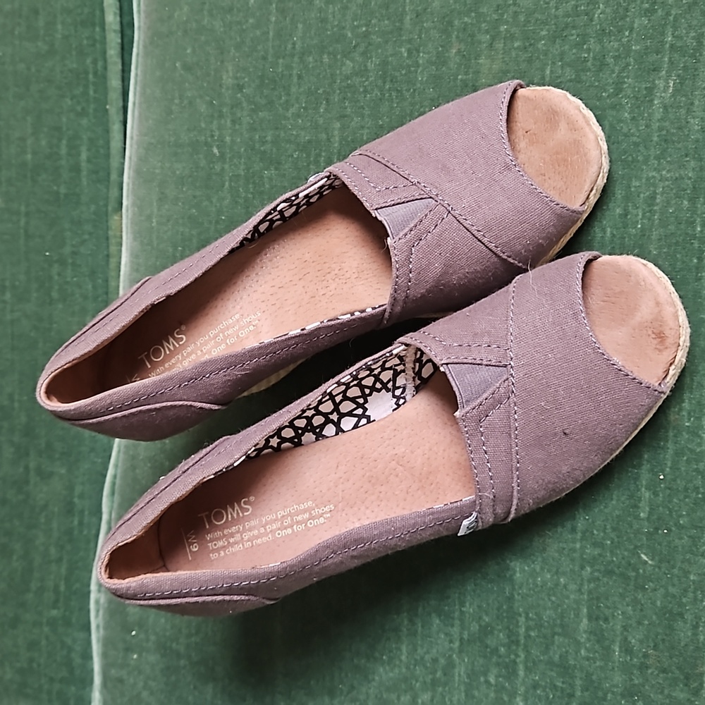 Tom's wedges